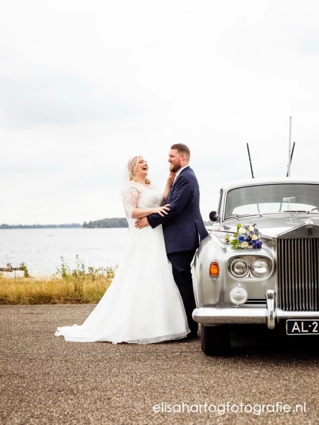 ~ Soms is liefde gewoon te mooi om niet te delen… Deze foto’s herinneren me eraan waarom ik graag fotografeer: om momenten vast te leggen waar jullie later nog steeds van blijven glimlachen 💕 En ja, ook ik zeg weleens “het leven is net een camera”. Ze vertellen een verhaal, jouw verhaal. 
.
.
#wedding #trouwreportage #memory #stories #haven #love #weddingphoto #huwelijk #flowers #reminiscing #fotografie #trouwfotograaf #photography #photo #weddingphotography #mrandmrs #fotograafgezochtnoordholland #trouwen #trouwfotograaf #canon #elisahartogfotografie
————————