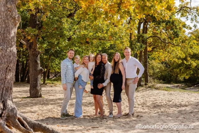 ~ Eerst hebben Lily en Luuk hun geregistreerd partnerschap afgesloten en dat daarna samen gevierd met een familieshoot en zwangerschapsshoot bij mij 💛 Zo’n mooie manier om liefde te vieren, met een lach, een buik vol nieuw leven en de mensen die het meest belangrijk zijn samen op de foto. Zo kan het ook 📷 ——>
.
‘t Wed in Bloemendaal 
.
#familieshoot #geregistreerdepartnerschap #zwangerschapsshoot #samenopdefoto #spontaan #twed #family #fotoshoot #natuur #duinen #bijhetmeer #photograhy #bos #inthewoods #shoot #sun #familie #fotograafgezochtnederland #canon #elisahartogfotografie
————————